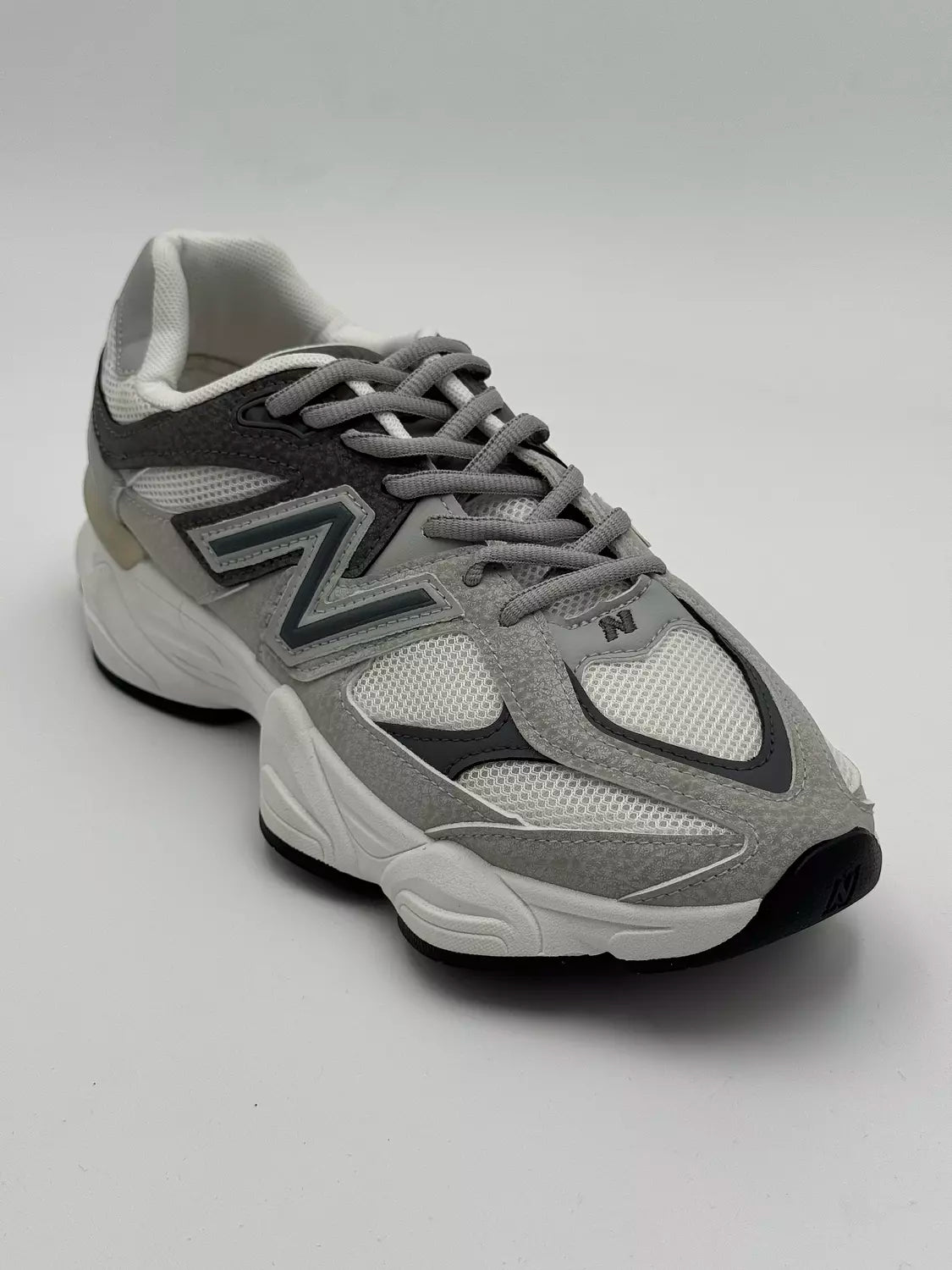 New Balance 9060 (gray)