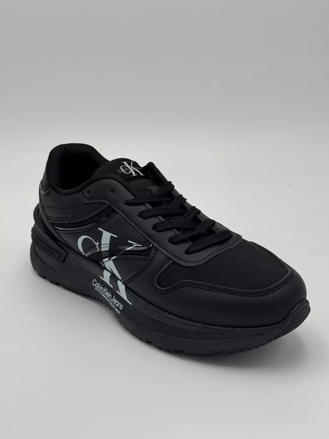 Calvin Klein Sporty Runner "Black"