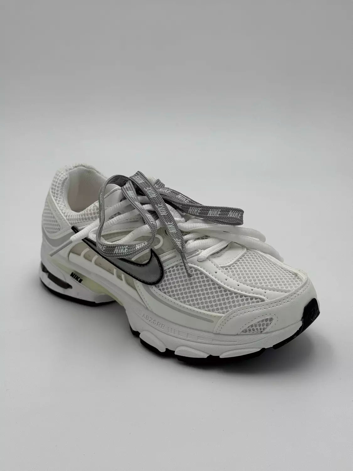 Nike Air Max Moto 2K "metallic silve"