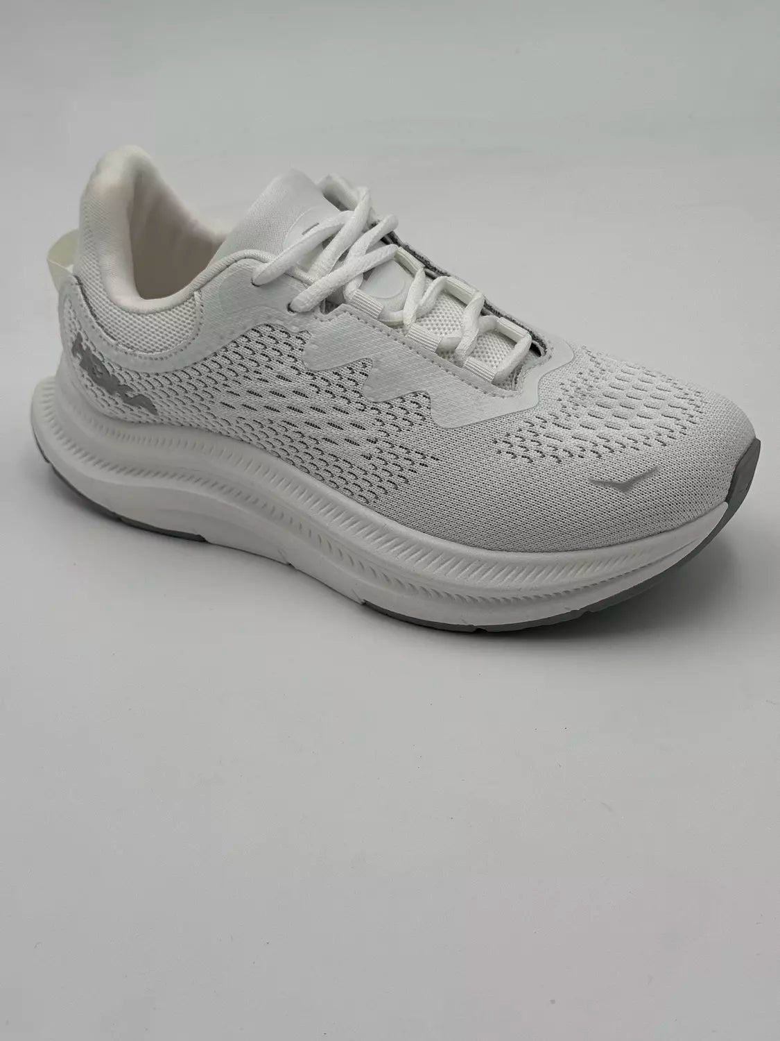 Hoka Kawana (white)