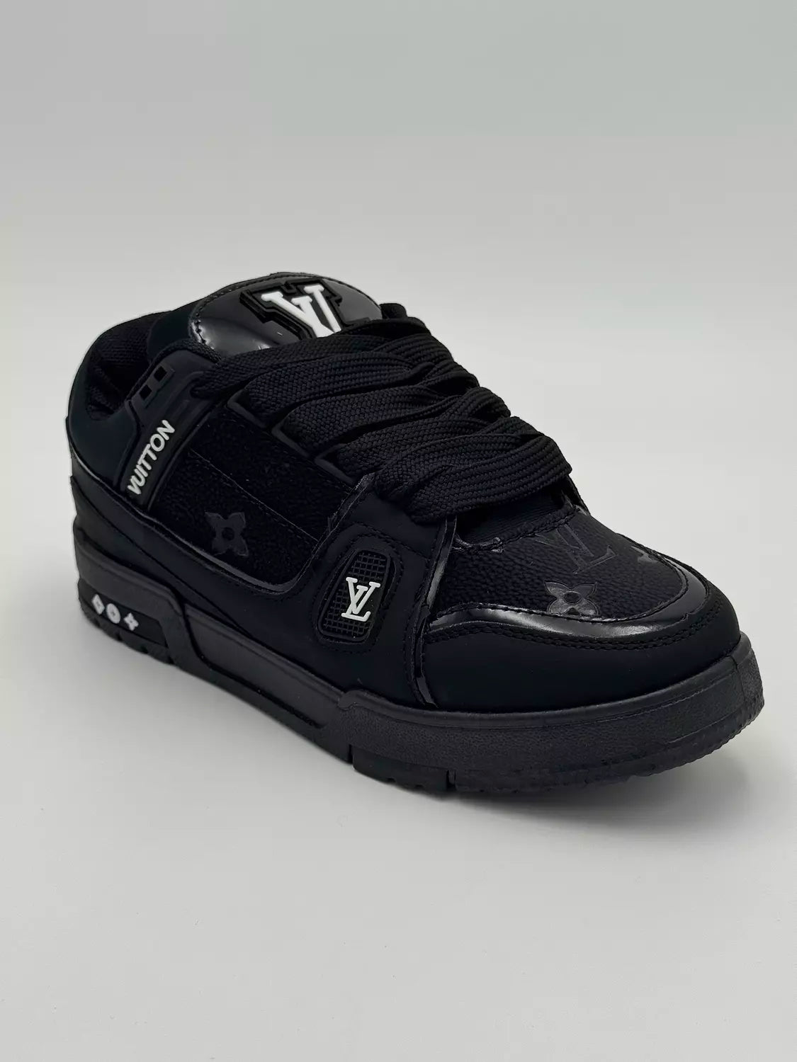 Louis Vuitton Trainer Monogram "Black Cat"