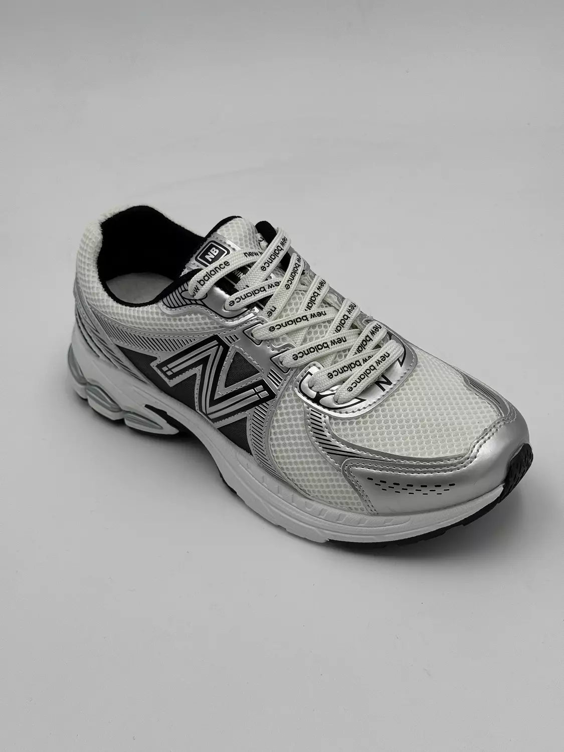 New Balance 860V2 (silver black)
