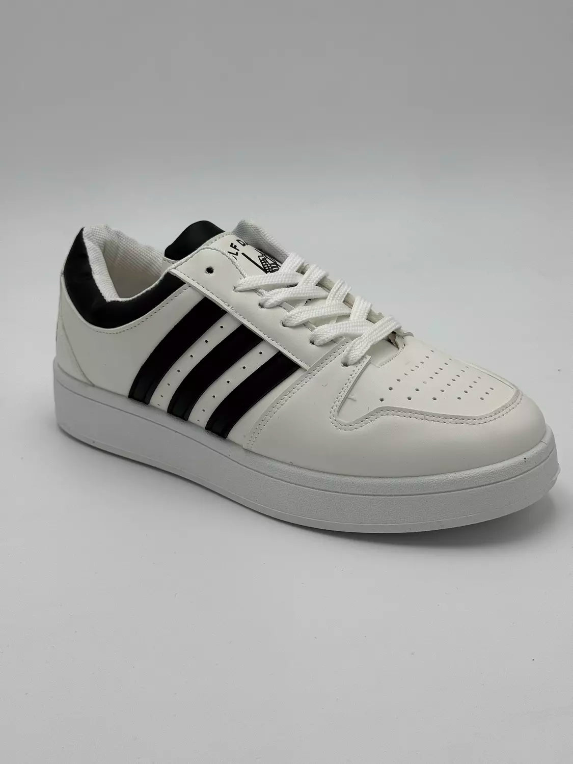Adidas Hoops "black straps"