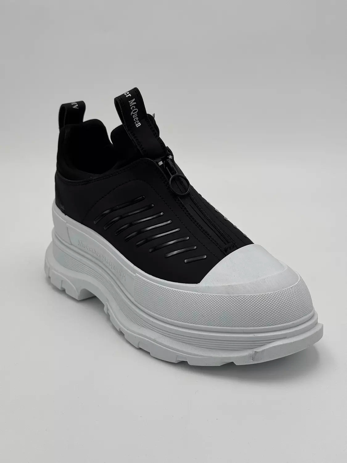 Alexander McQueen Tread Slick "Black& White"