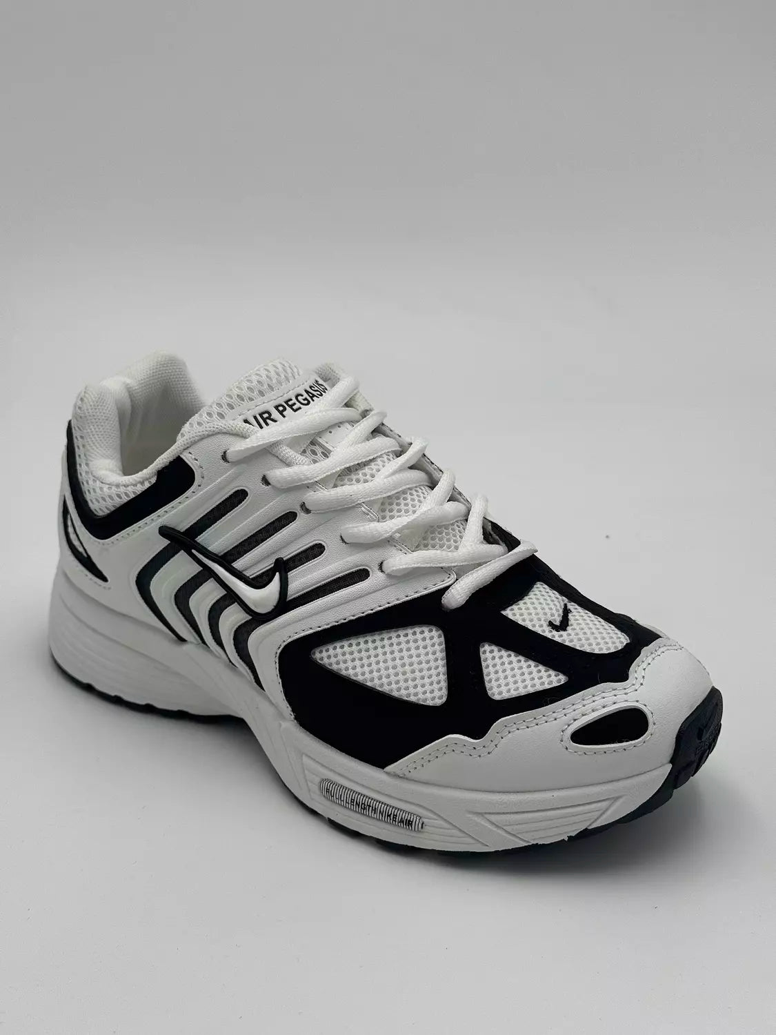 Nike Air Pegasus 2K5 "White/Black"