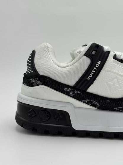 Louis Vuitton Maxi "black tint"