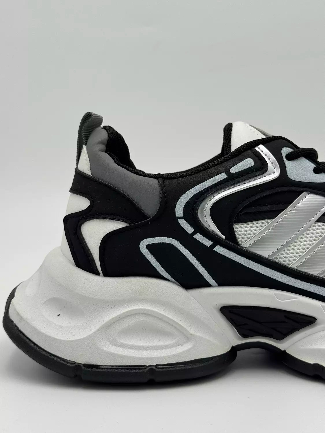 Adidas XLG Runner Deluxe (BXWXS)