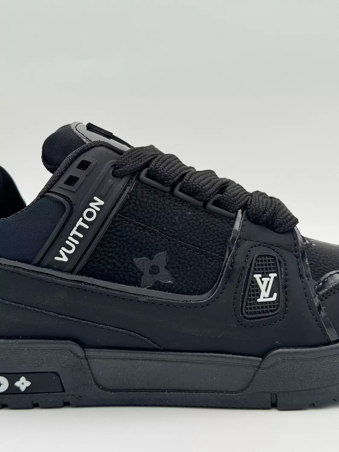 Louis Vuitton Trainer Monogram "Black Cat"