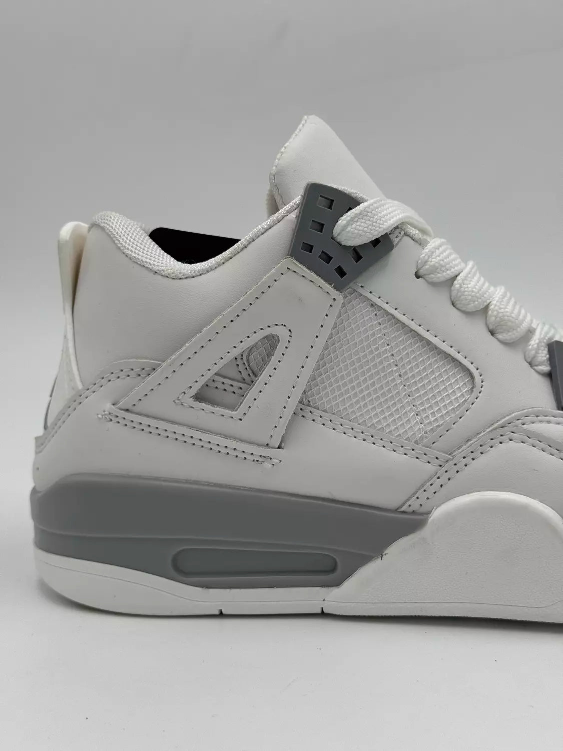 Nike Air Jordan 4 Retro "Oreo"
