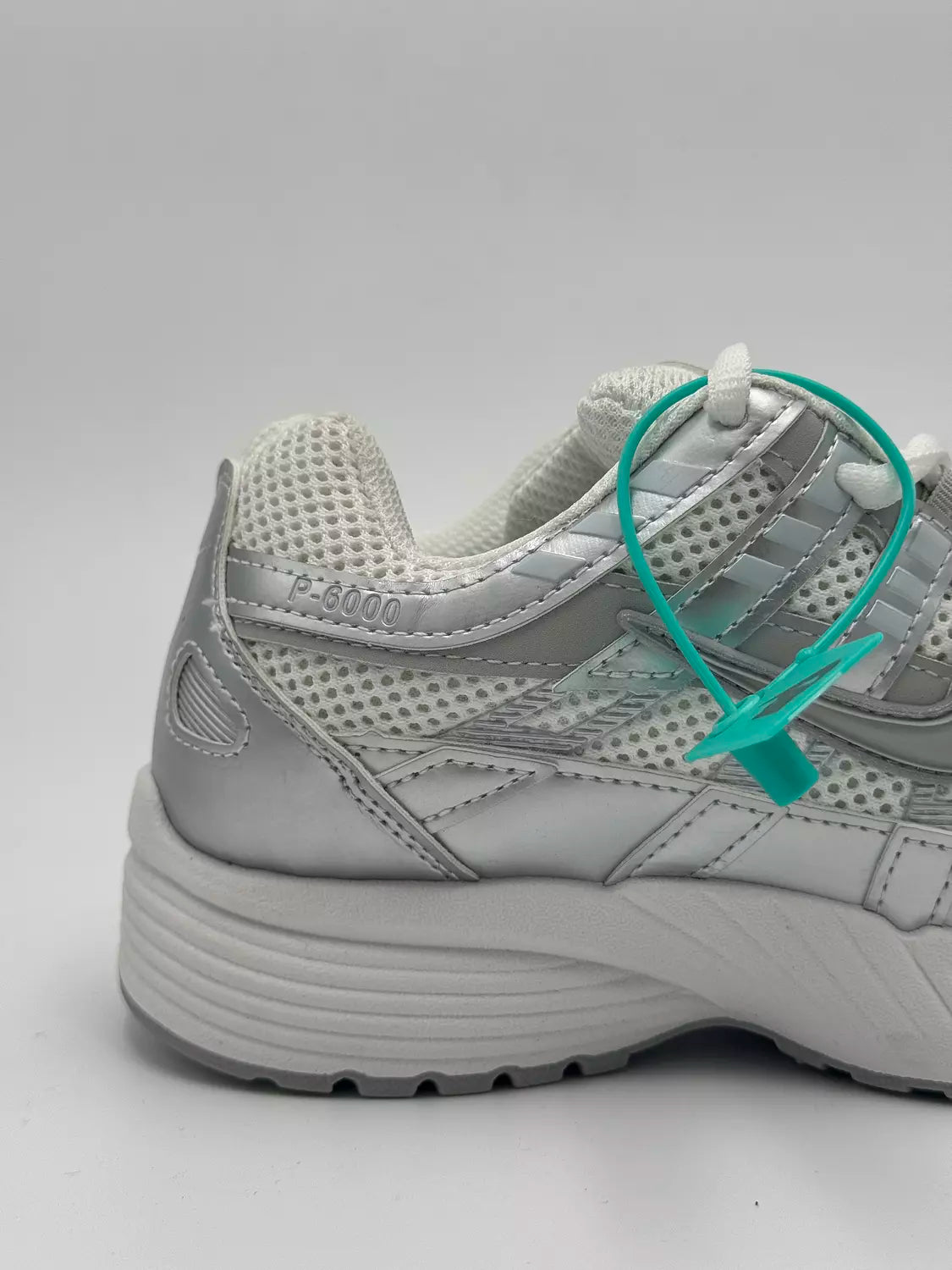 Nike P-6000 Premium Light (iron ore)
