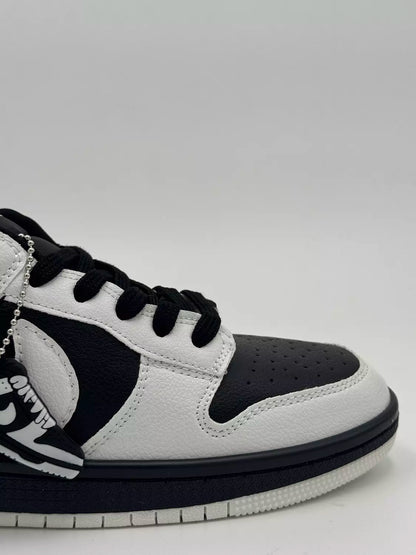Nike Dunk Reverse Panda