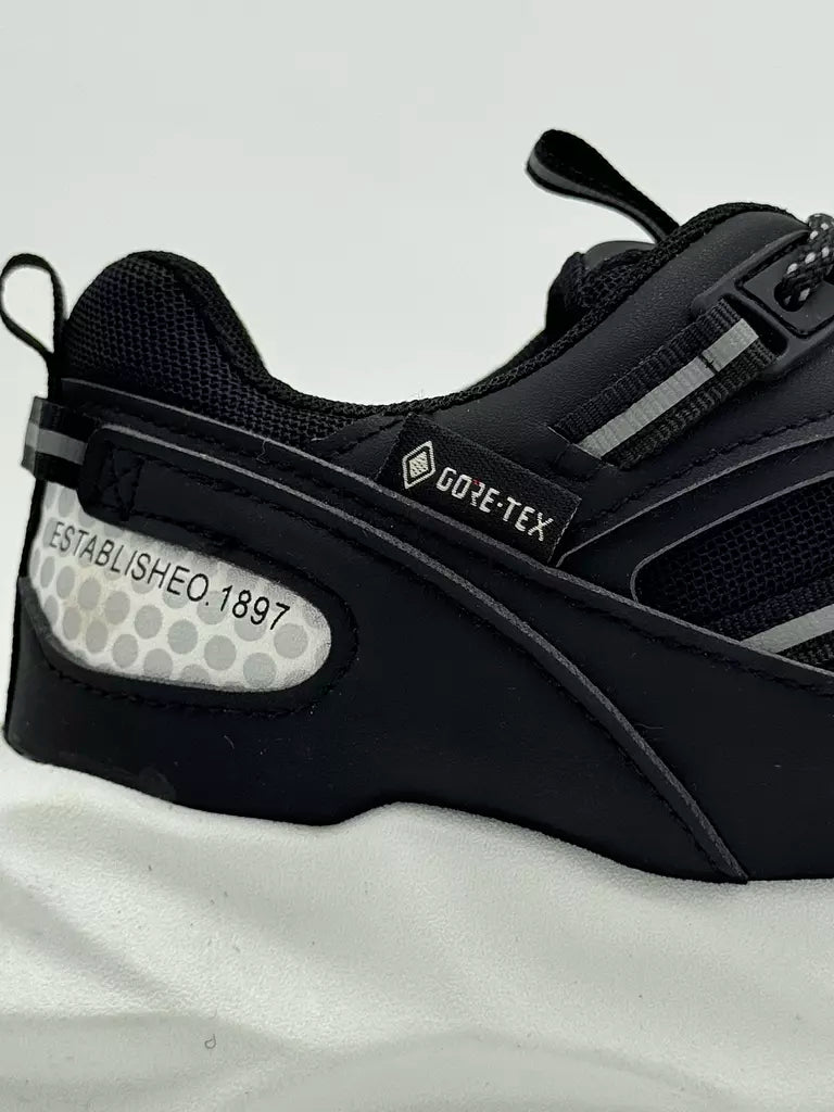 Moncler Trailgrip GTX (BXW)