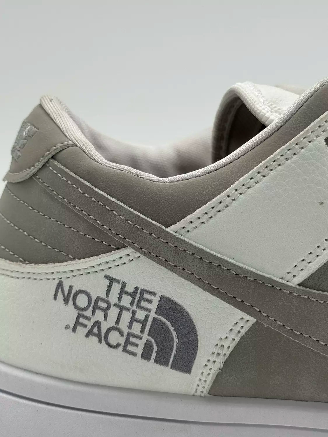 Nike SB Dunk X North Face "grey shades"