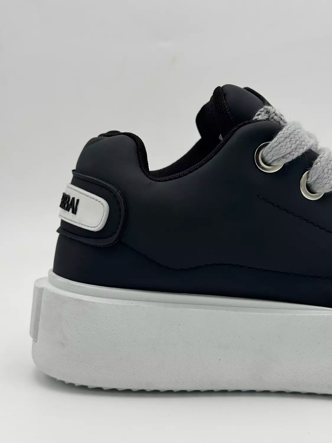 MOREBAI Platform (black)