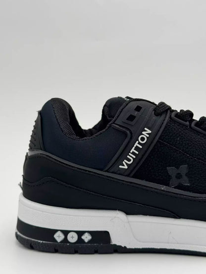 Louis Vuitton Trainer Monogram "Black& White"