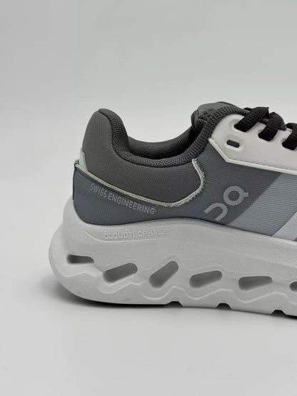 On Cloudrunner 2 (G&W)