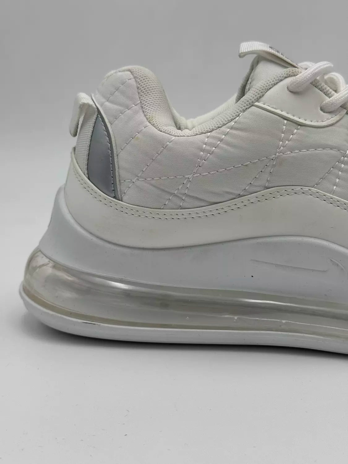 Nike Mx-720-818 (all white)