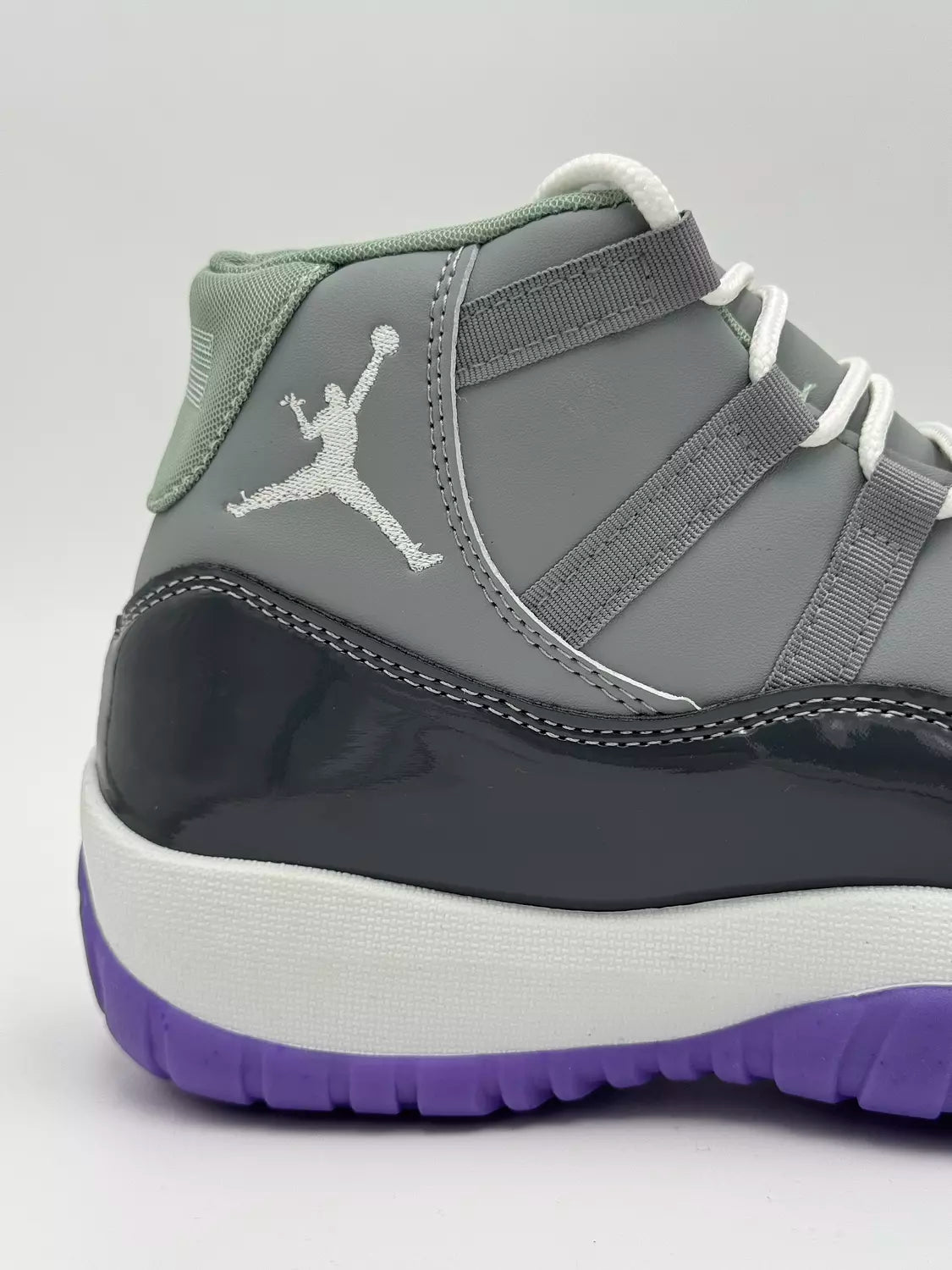 Air Jordan 11 ( Cool Grey)