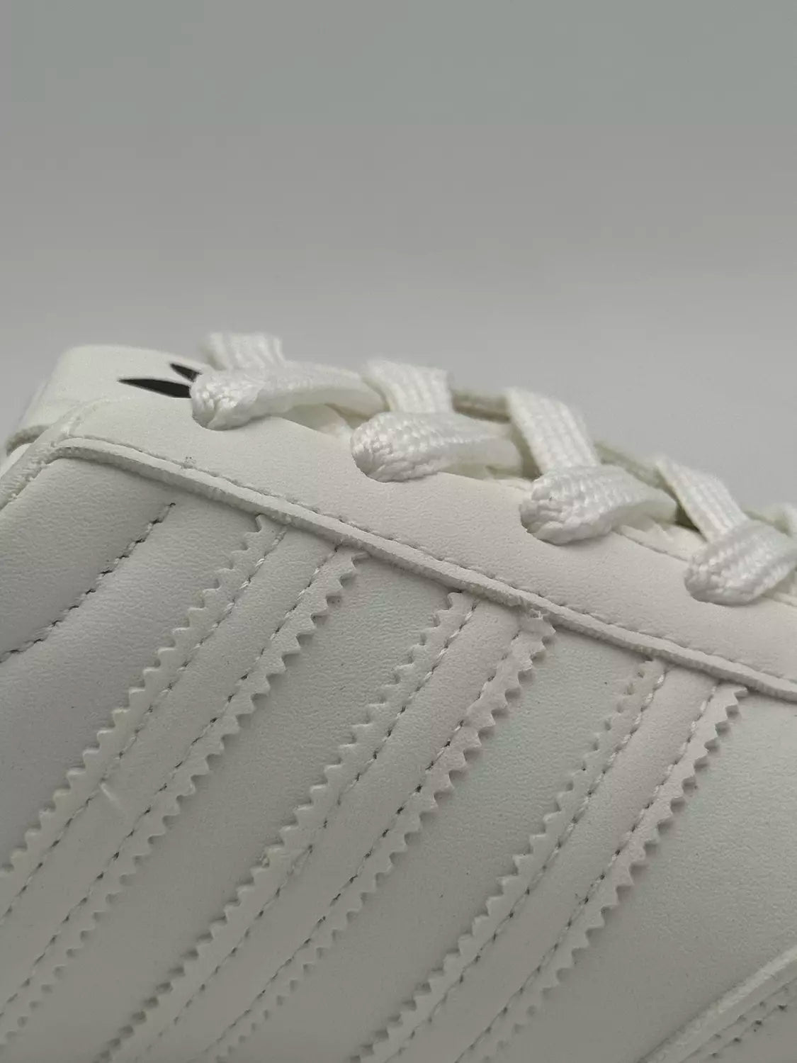 Adidas Barreda Lo "all white"