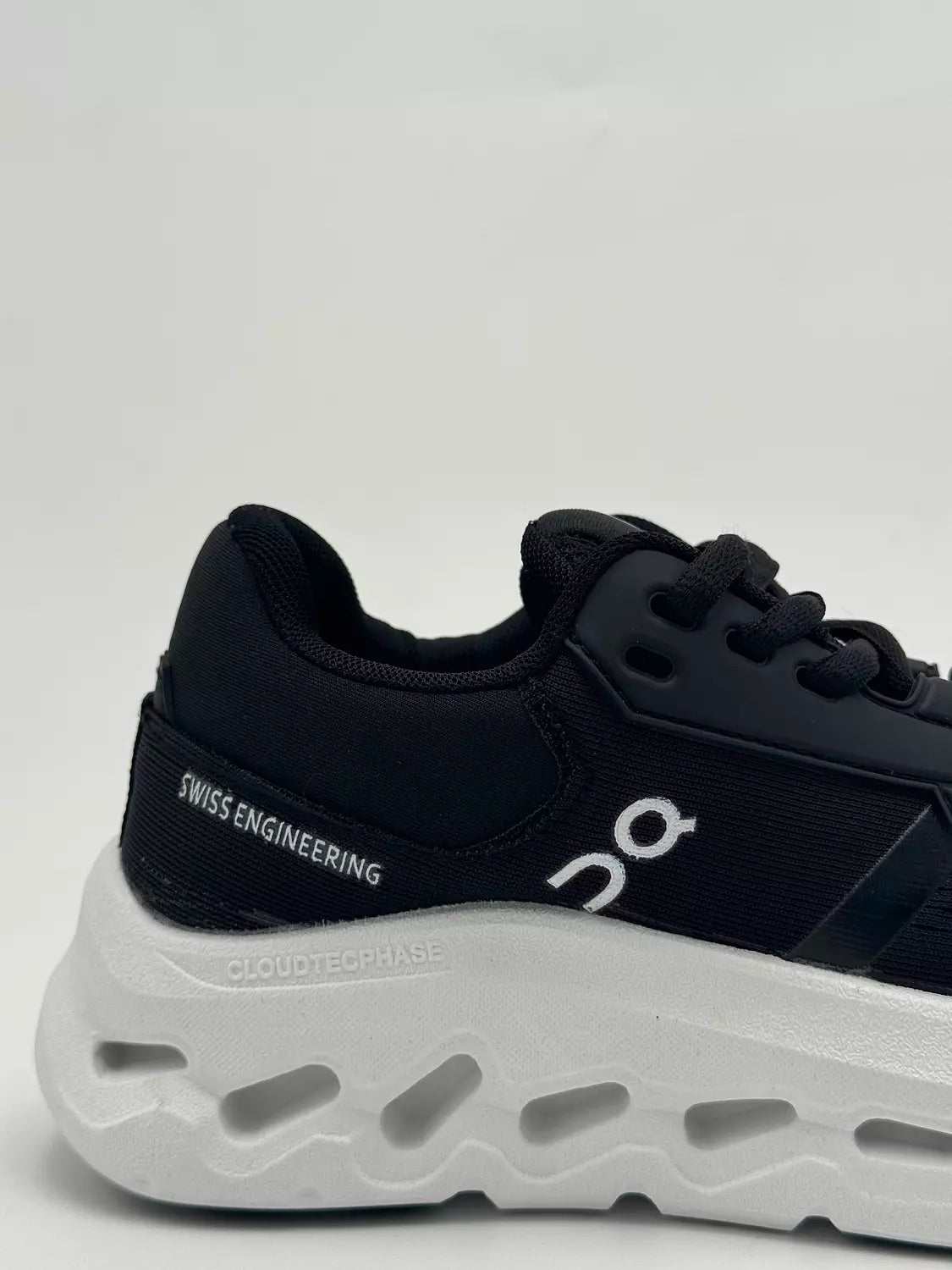 On Cloudrunner 2 (B&W)