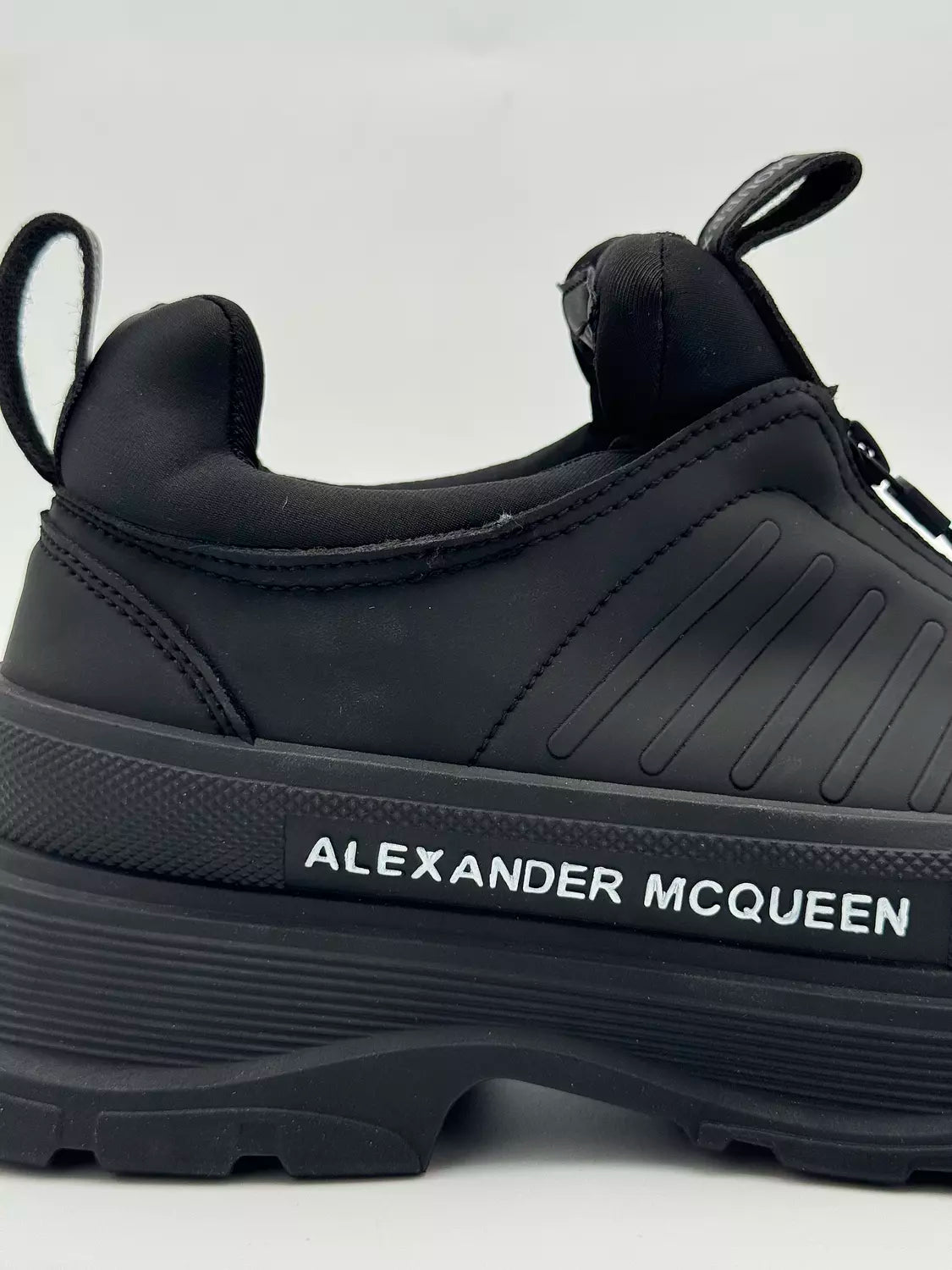 Alexander McQueen Tread Slick (black 02)
