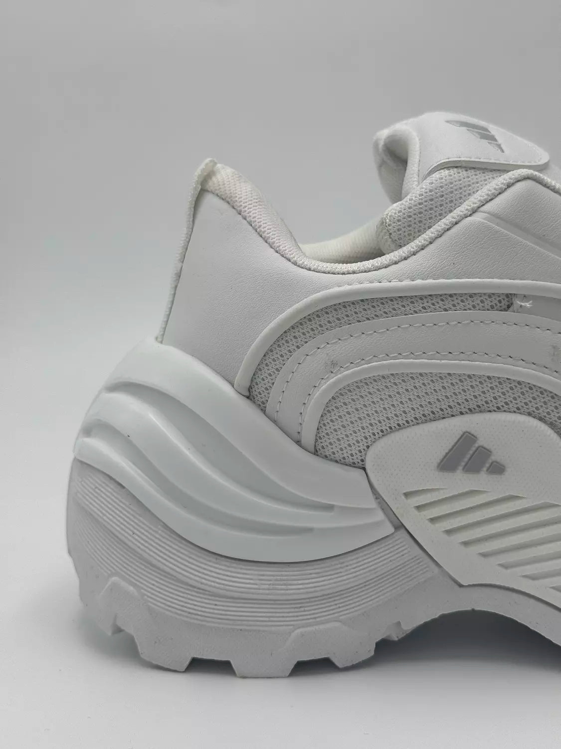 Adidas Wonder Runner Turbo "All White"