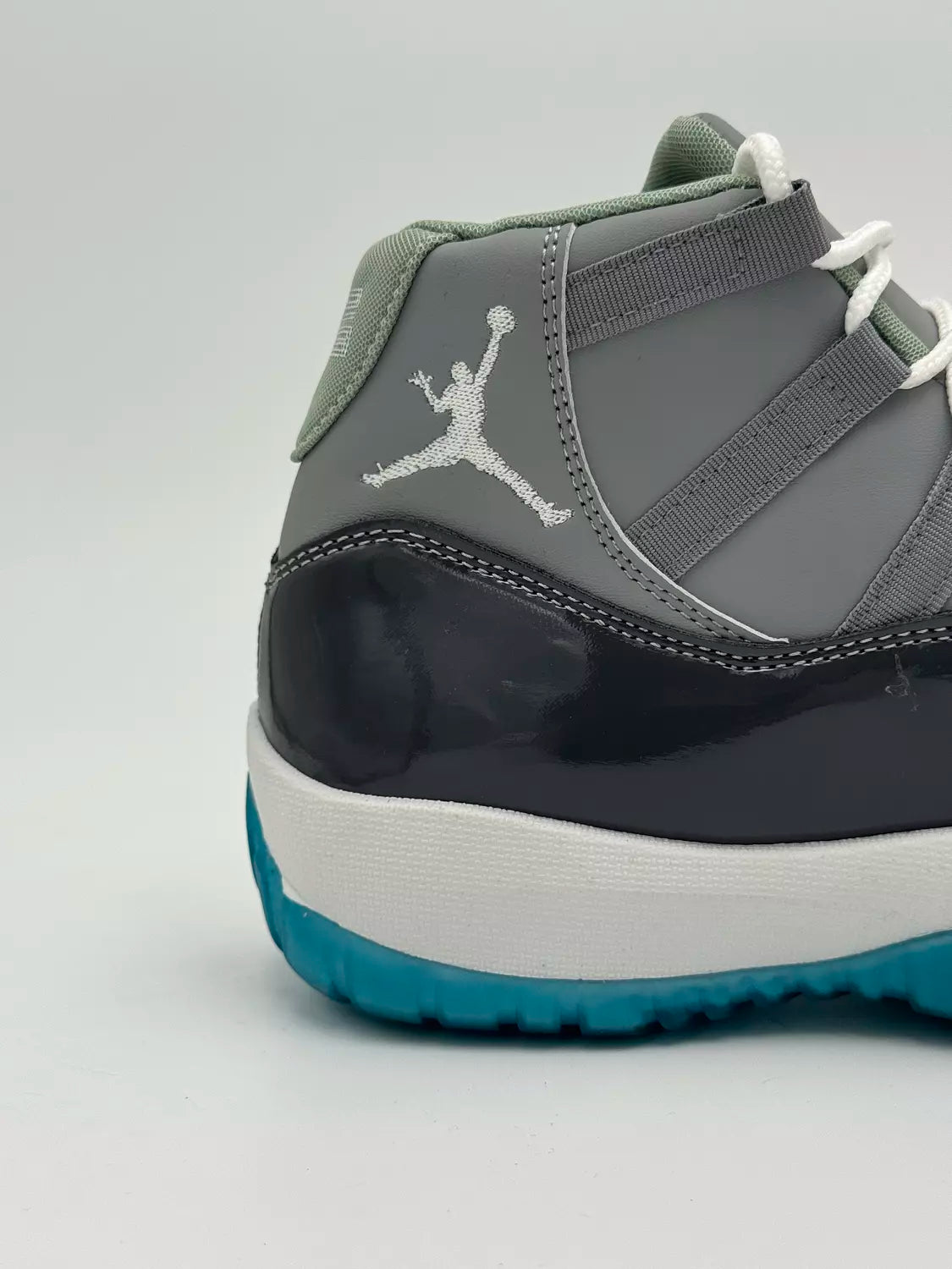 Air Jordan 11 (G&B)