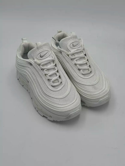 Air Max (White)