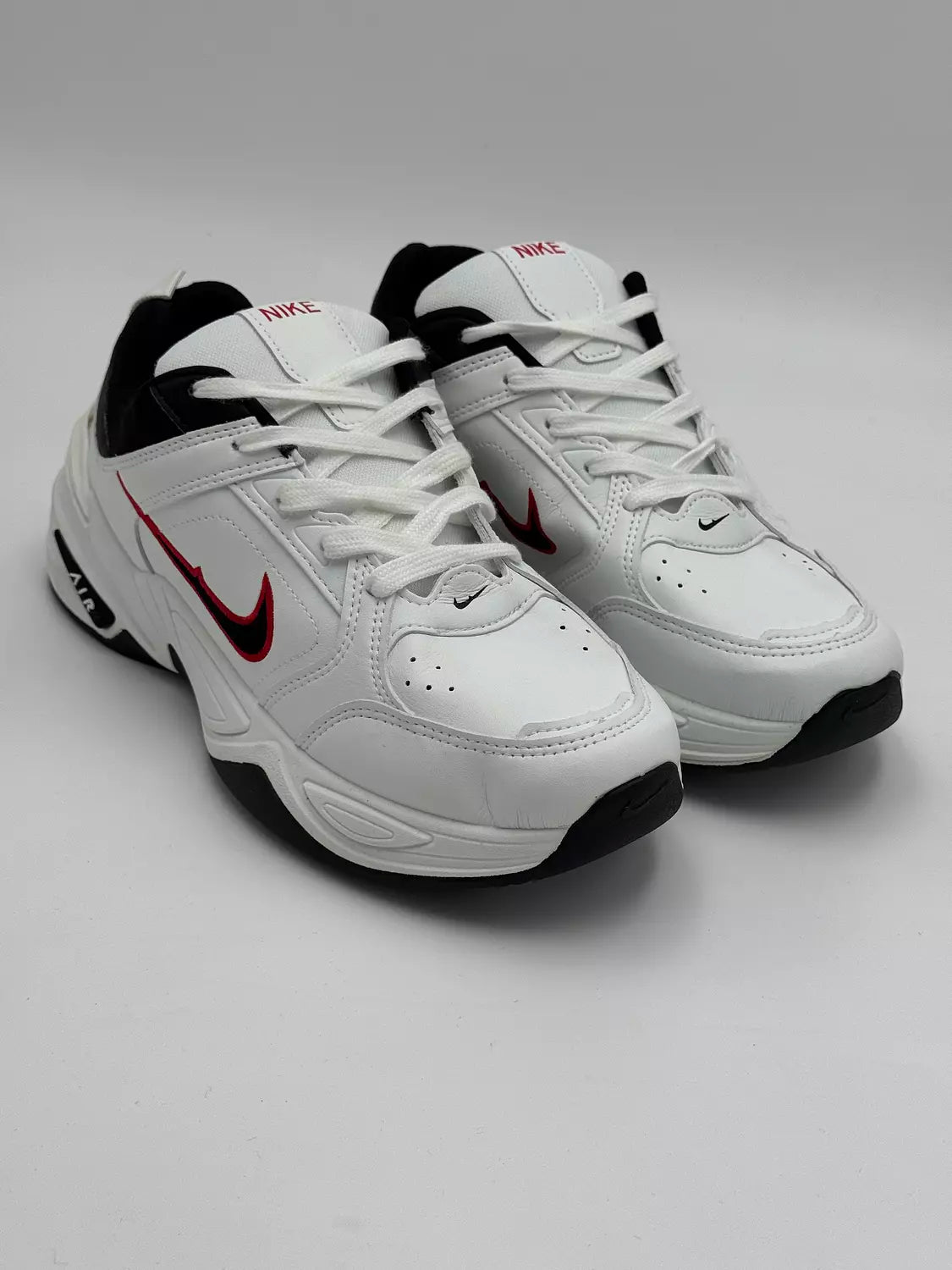 Nike Air Monarch IV "Red accent"