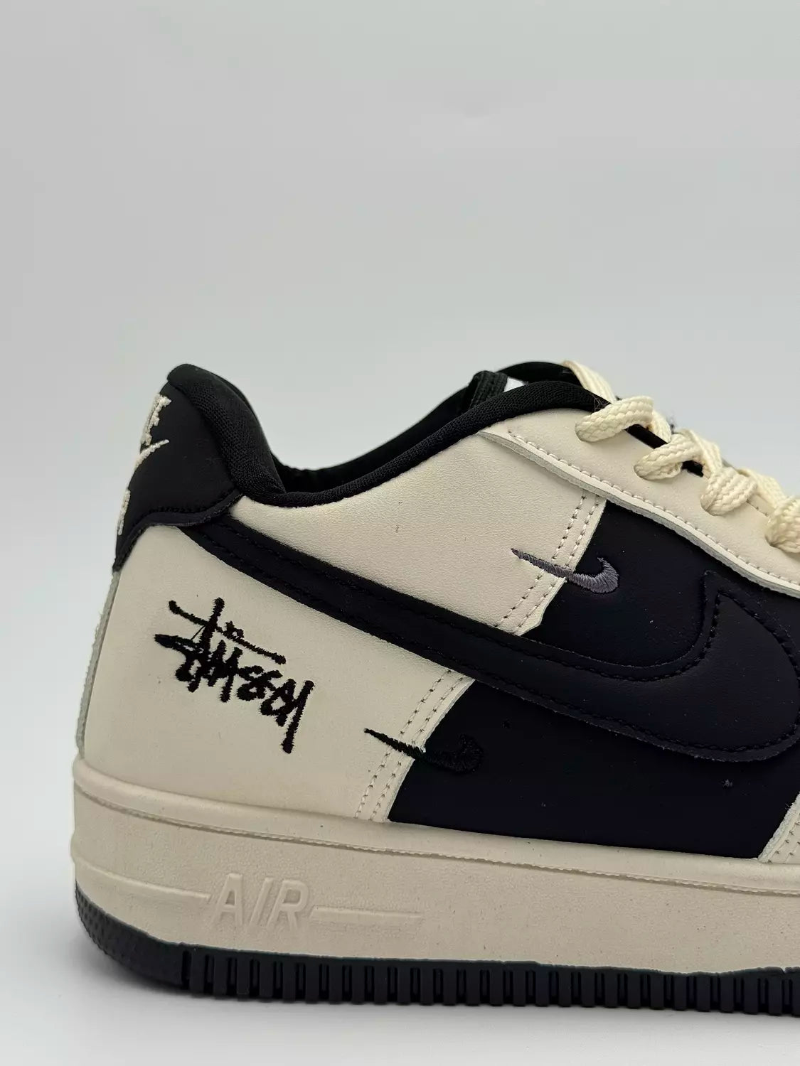 Nike x Stüssy Air Force 1 Low "mocha"