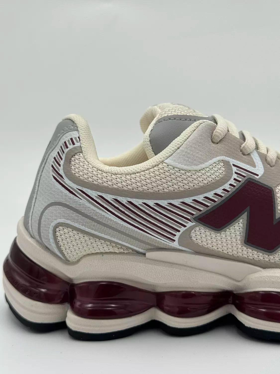 New Balance Abzorb U2000 ( cream& burgundy)