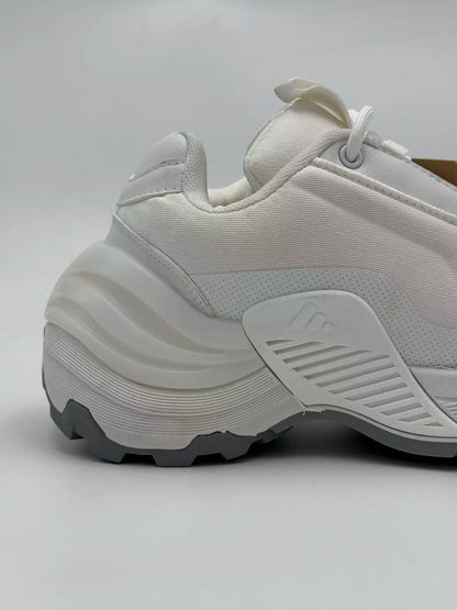 Adidas Wonder Runner (AW)