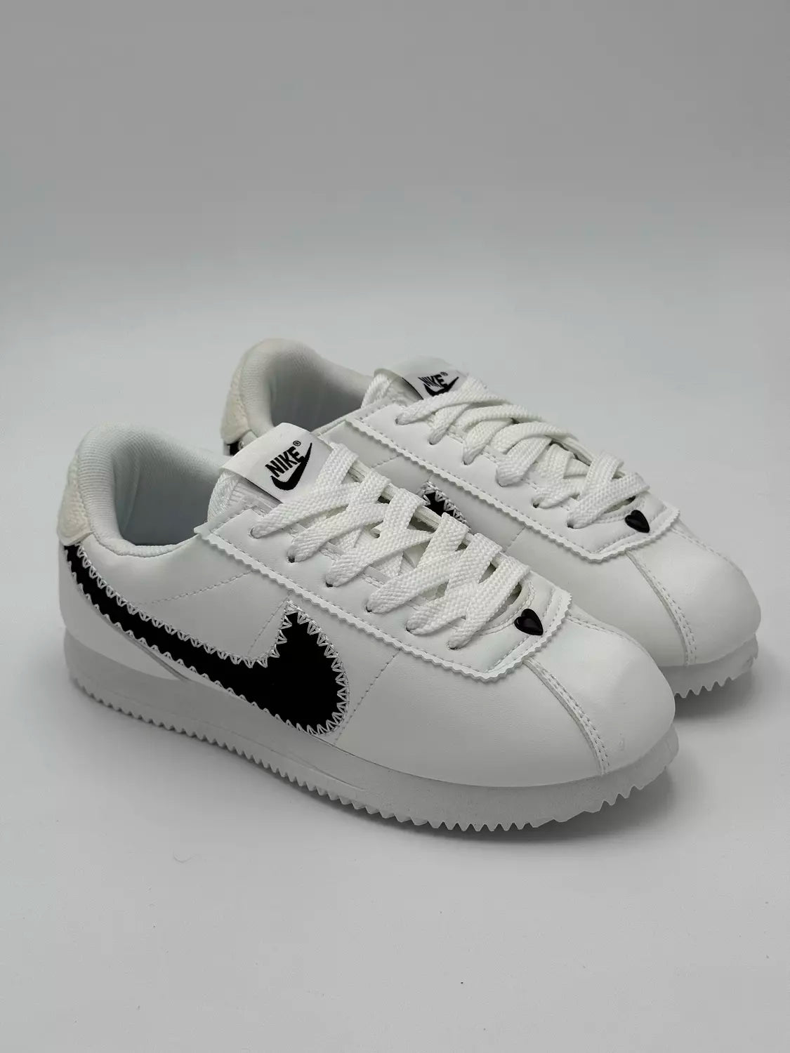 Nike Cortez "black heart"