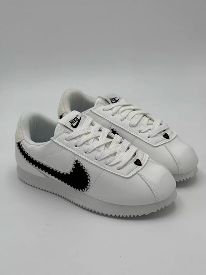 Nike Cortez "black heart"