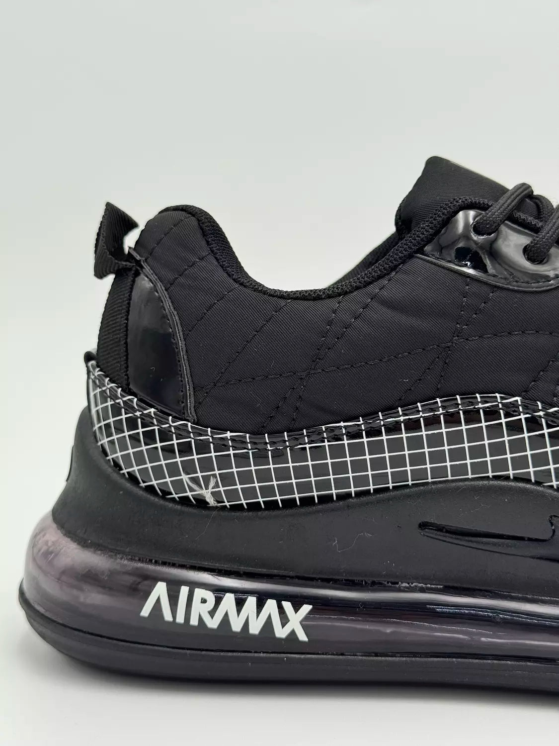 Nike Air MX-720-818 "black"