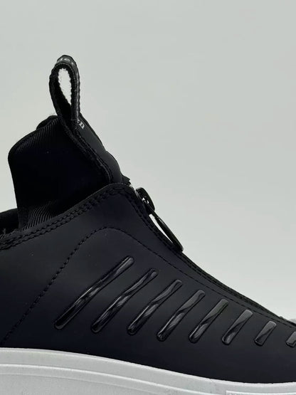 Alexander McQueen Tread Slick "Black& White"