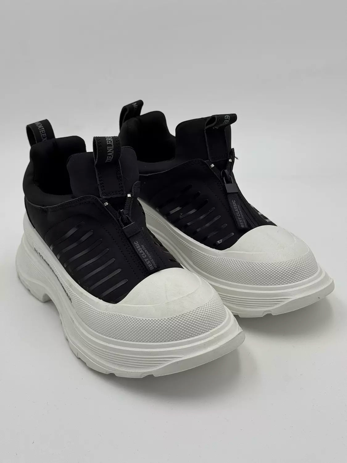Alexander McQueen Tread Slick (B)