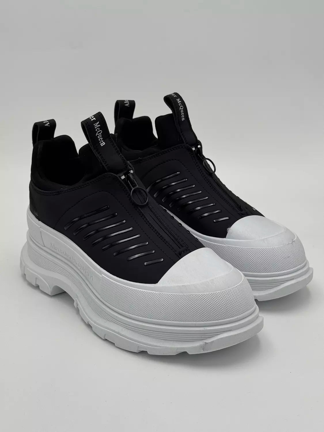 Alexander McQueen Tread Slick "Black& White"