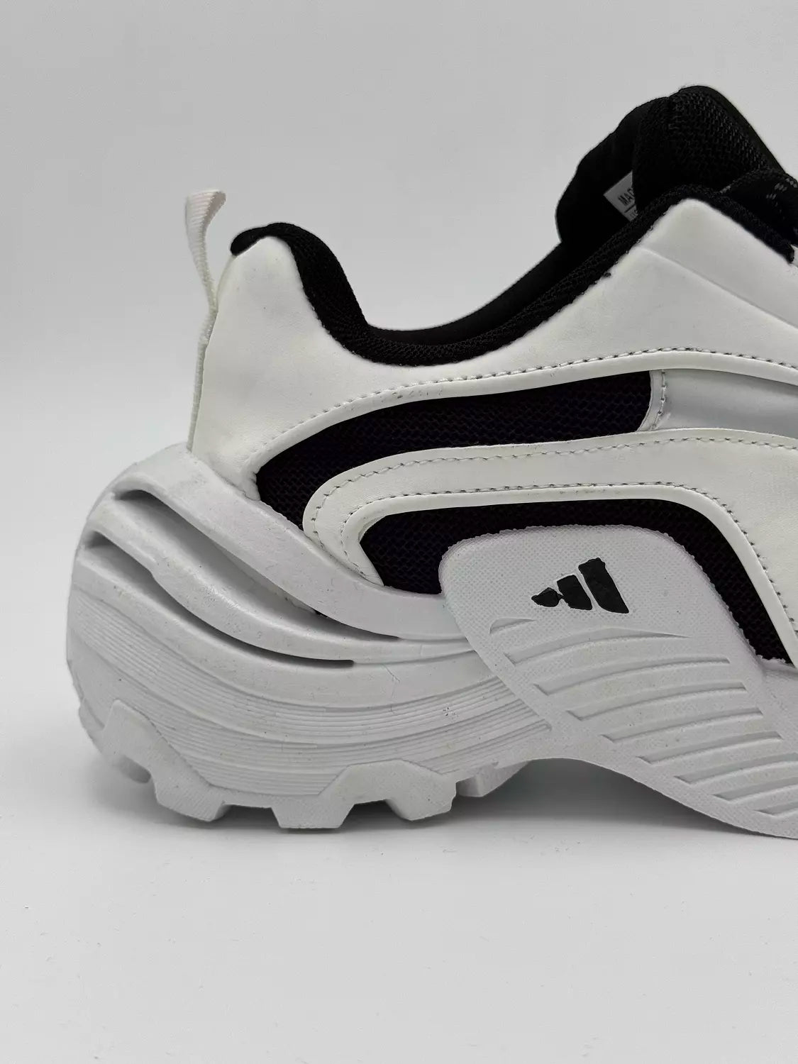 Adidas Wonder Runner (white silver)