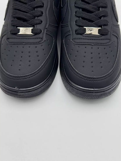 Nike Air Force 1 Low Supreme "All Black"
