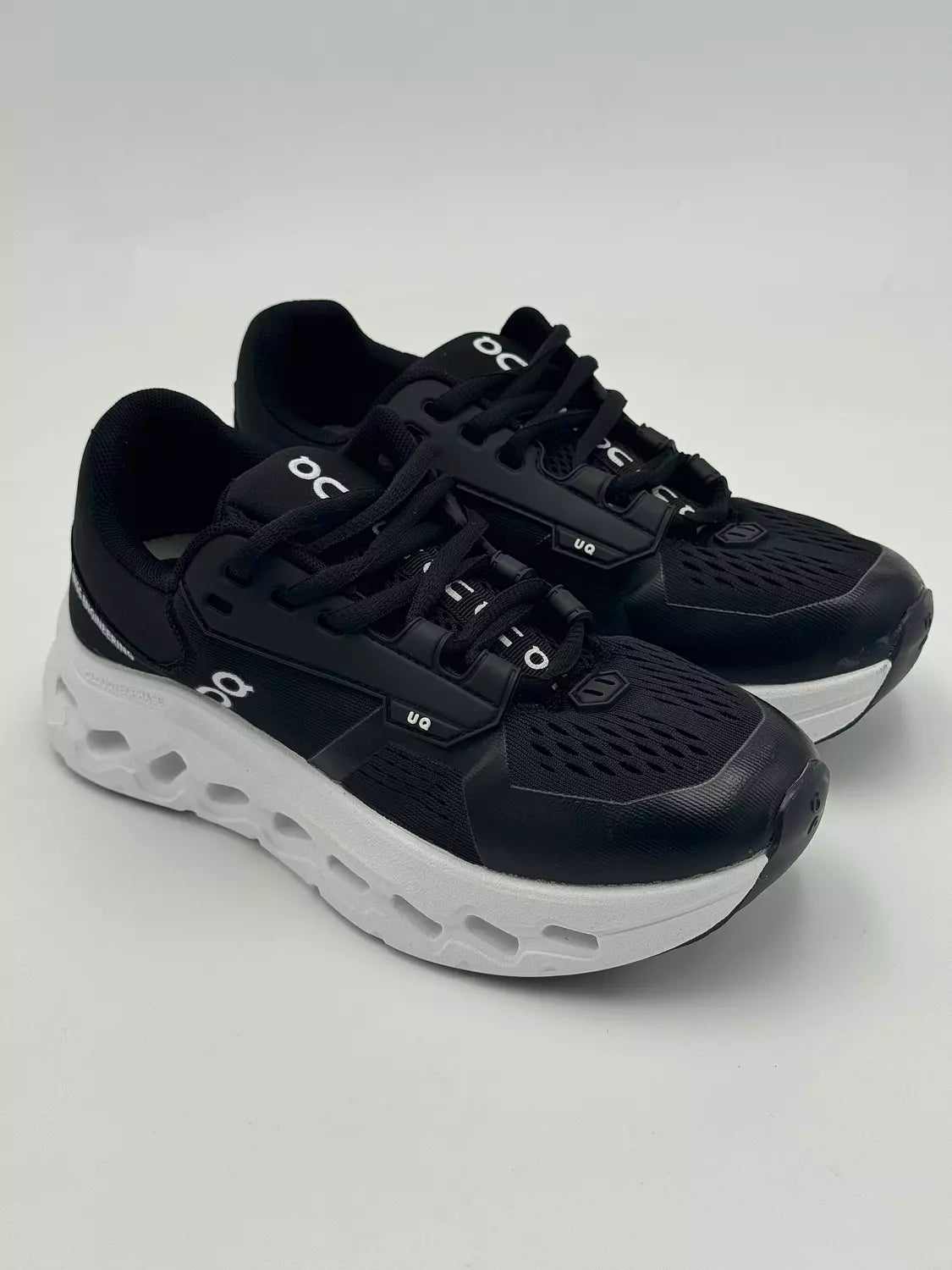 On Cloudrunner 2 (B&W)
