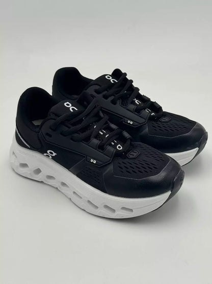On Cloudrunner 2 (B&W)
