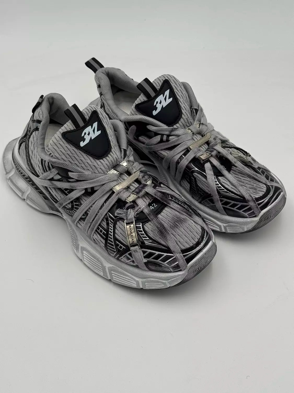 Balenciaga 3XL Extreme Lace (grey)