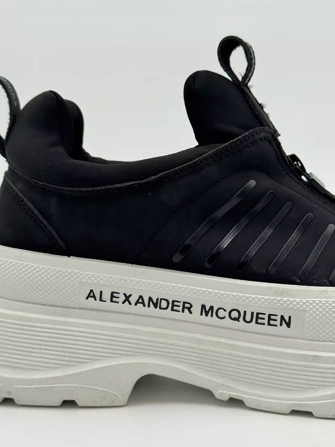 Alexander McQueen Tread Slick (B)
