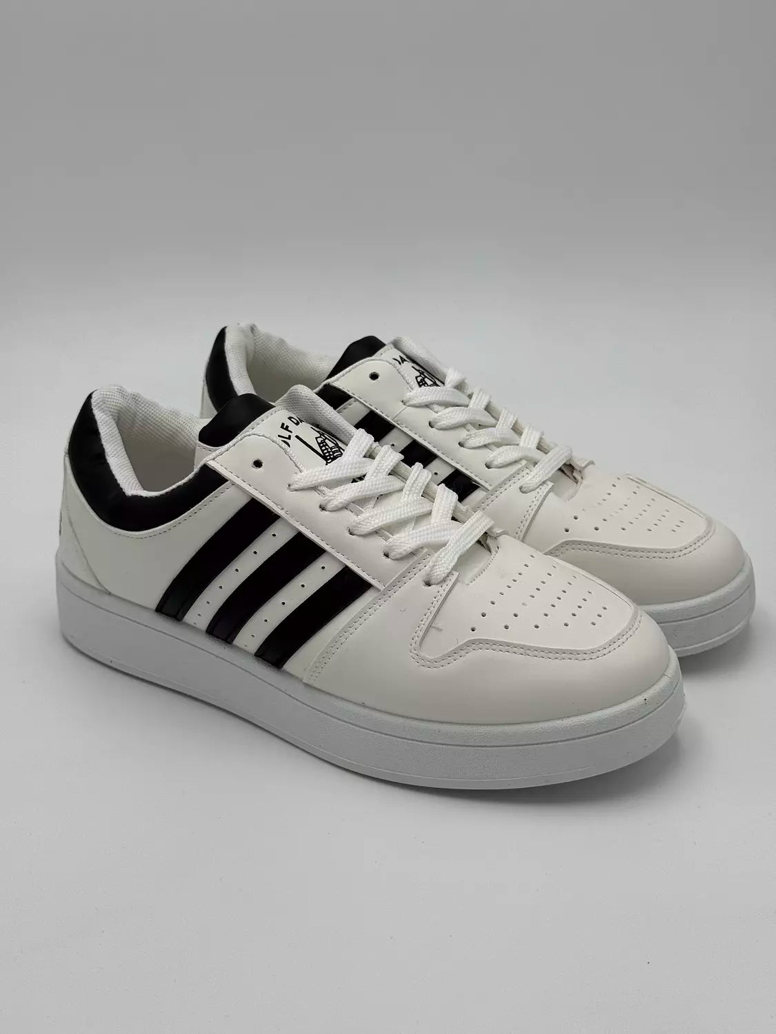 Adidas Hoops "black straps"