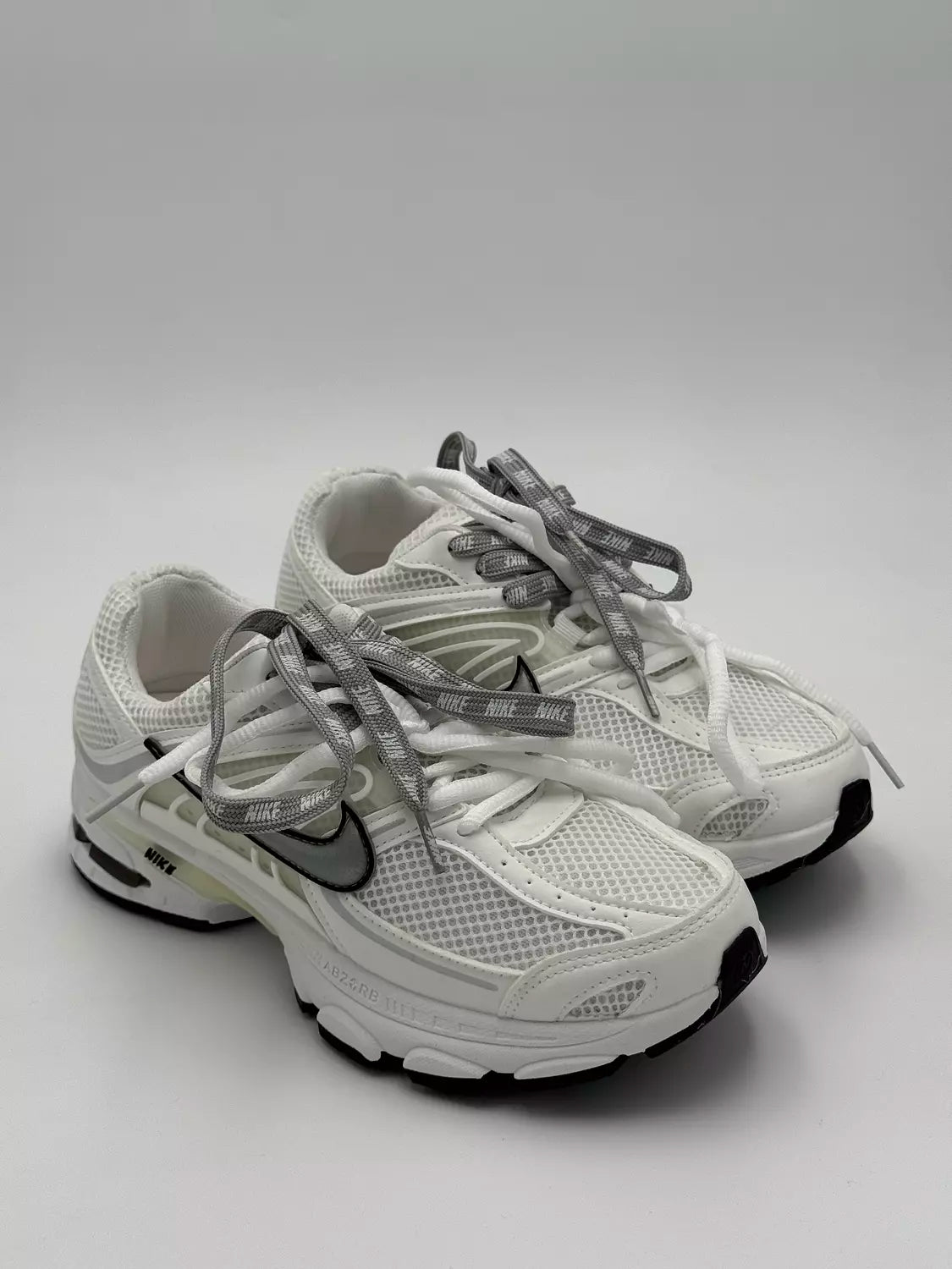 Nike Air Max Moto 2K "metallic silve"
