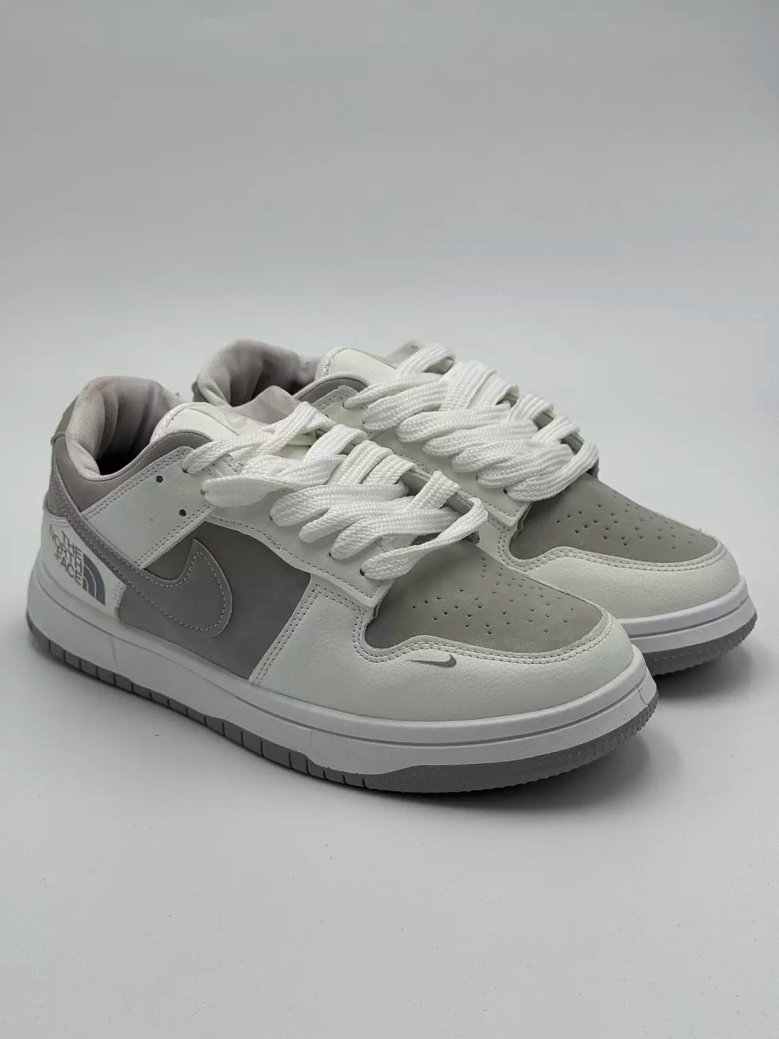 Nike SB Dunk X North Face "grey shades"