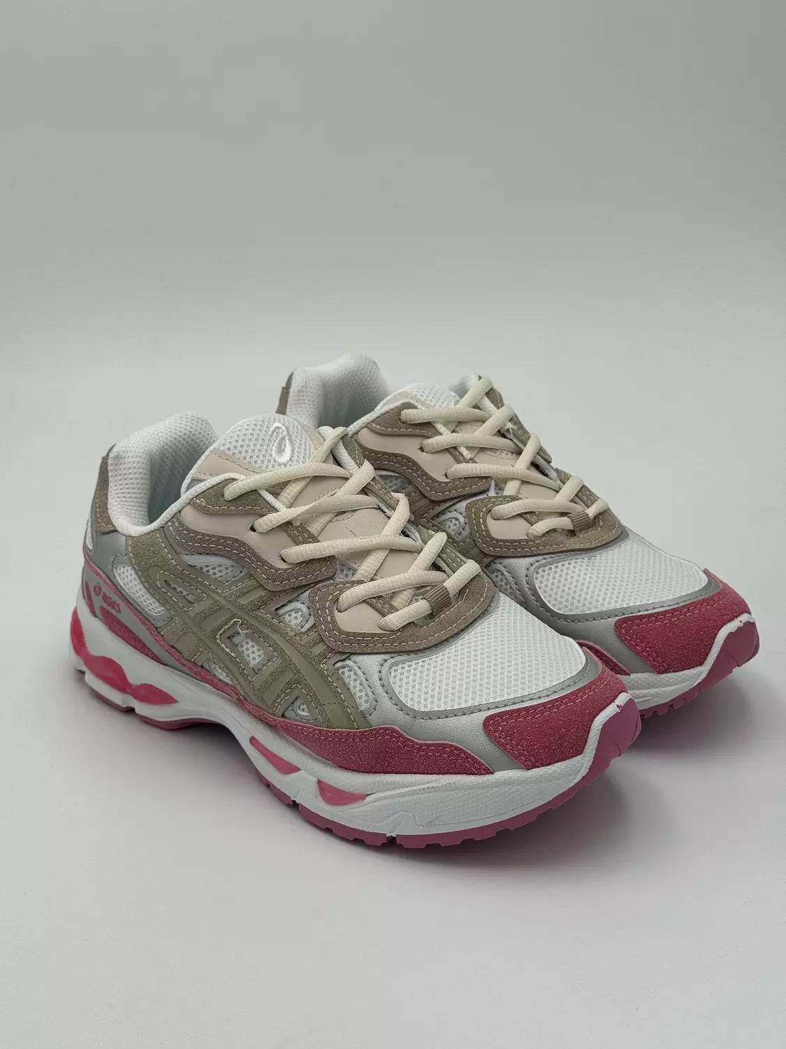 Asics GEL-NYC "mineral beige& pink accents"