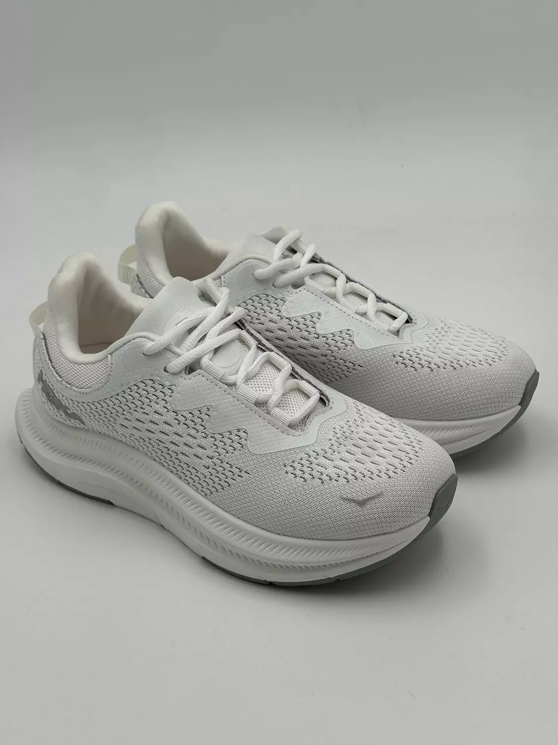 Hoka Kawana (white)