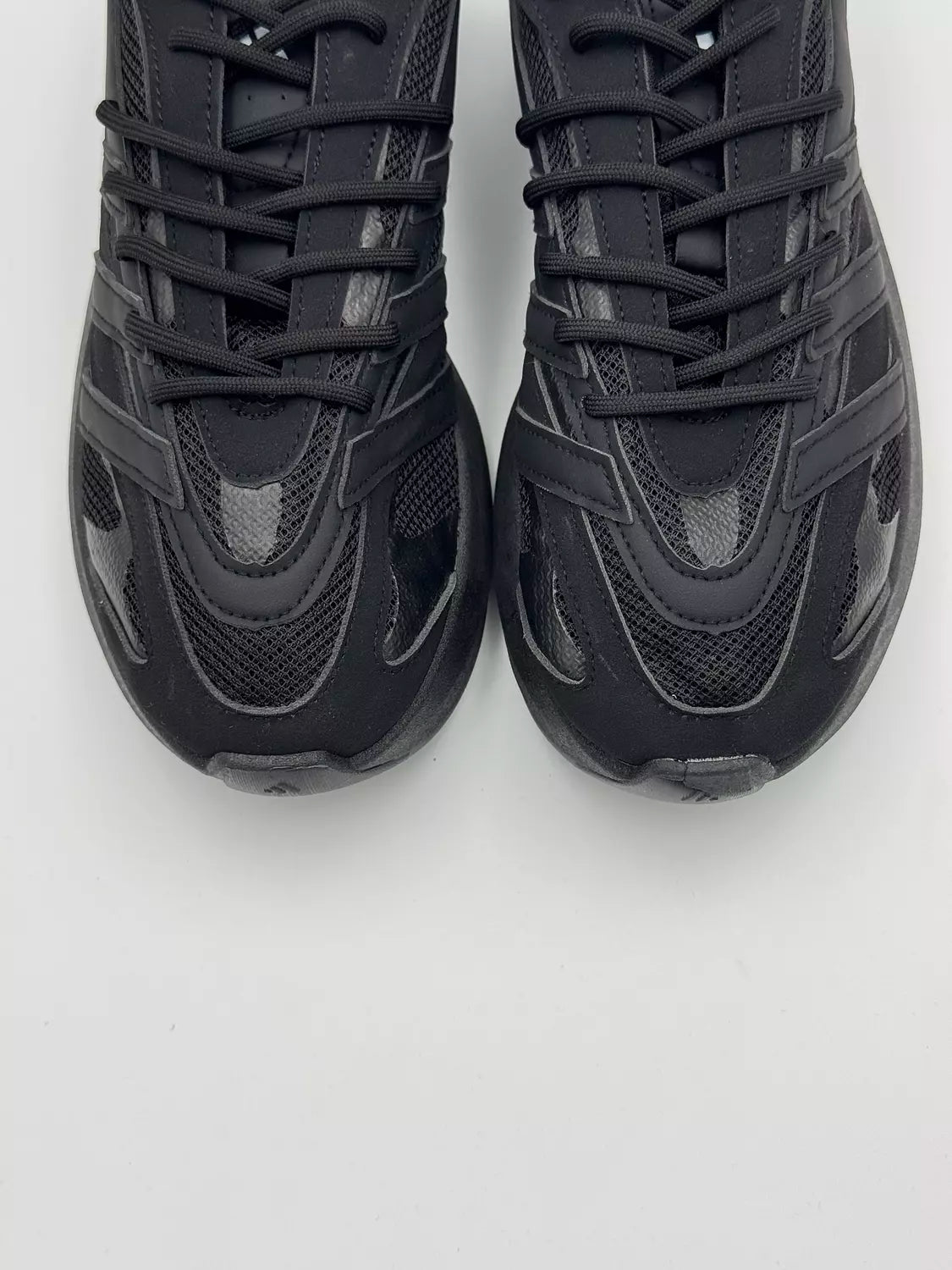 Adidas Lightblaze (Black)